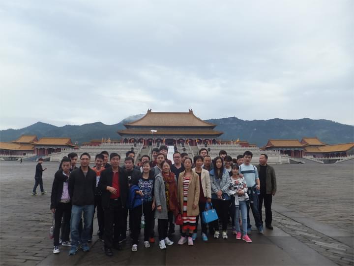 2015-11月，韋柏公司組織橫店旅游